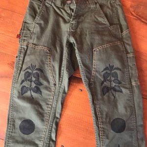 dovetail workwear maven pants with block-printed art